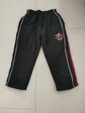 Sustakove nohavice, 110