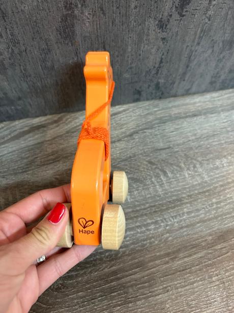 Hape saso na nastrkovanie a zirafa na tahanie, 