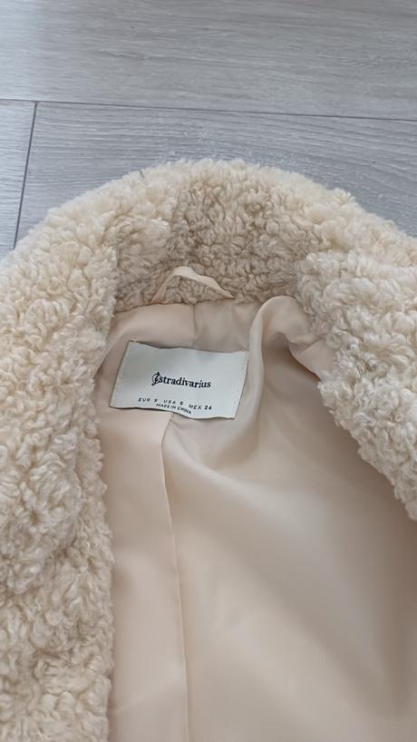 Stradivarius kabát krémovej farby teddy  s, stradivarius,s