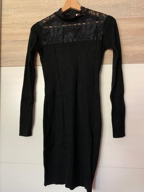 Šaty z pleteniny s čipkou, s