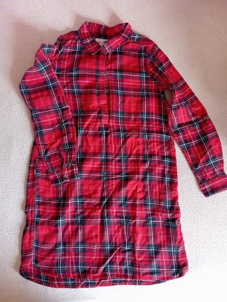 Balík dievčenského oblečenia, 122–134