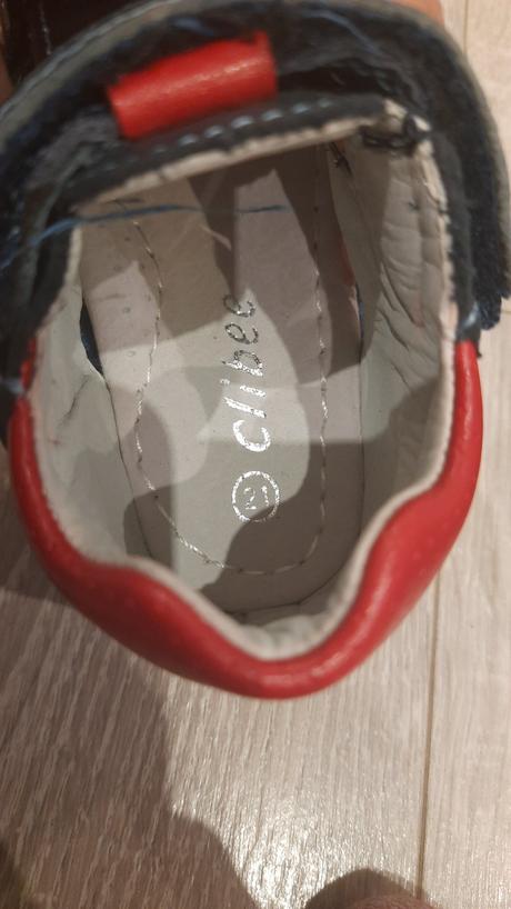 Kožené sandálky, 21