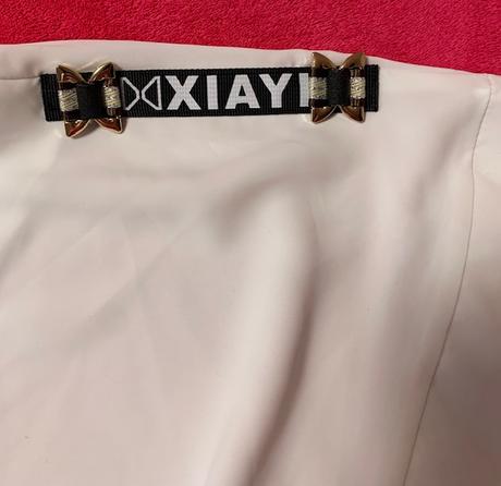 Letná tenká blúzka voľnejšieho strihu, 38