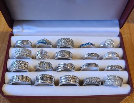 Strieborné prstene, 