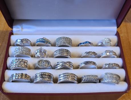 Strieborné prstene, 