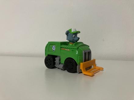 Recyklačné/smetiarske autíčko s figúrkou rockyho, 