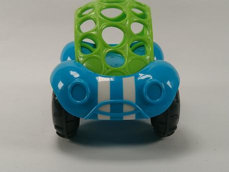 Modro zelené autíčko oball, rattle&roll, 11 cm,