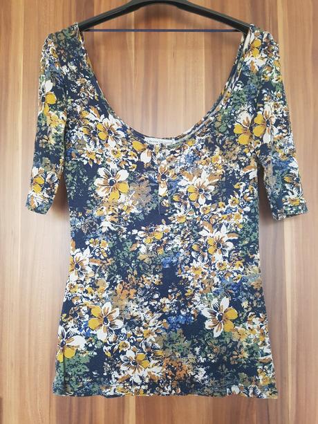 Top / tricko - kvietkovy vzor, bershka,s