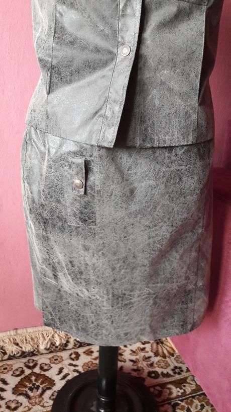 Komplet vesta + sukňa, 36 / 38 / 40 / 42