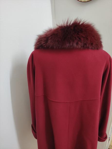 Krásny vlnený kabát golier pravá líška, 52