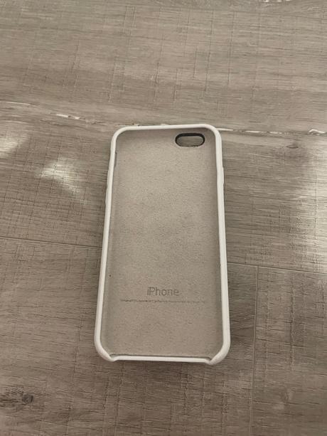 Predavam kryt na iphone 6s,