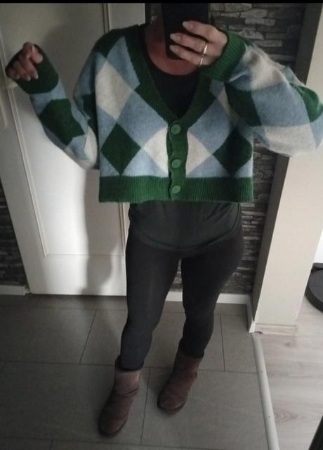 Štýlový krátky svetrik, stradivarius,xs