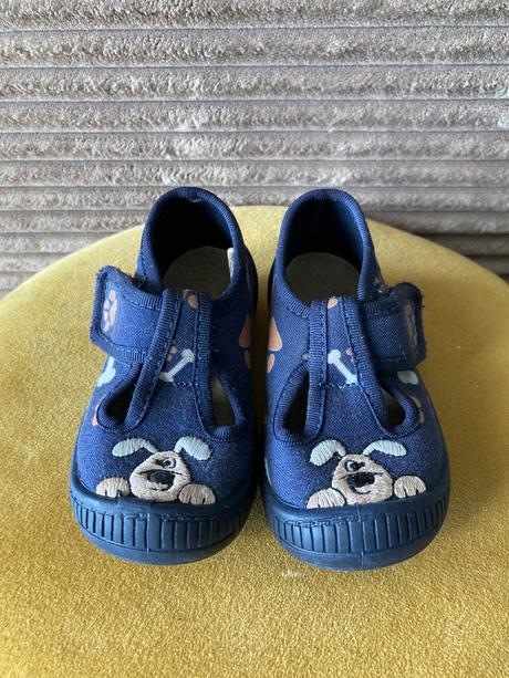 Papučky so psíkom, 21