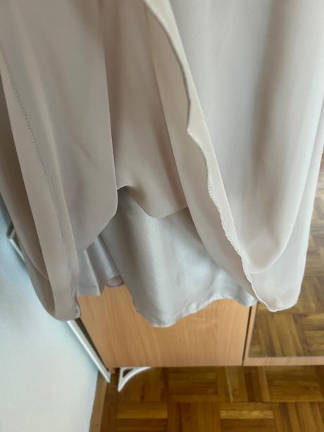 Krásny svadobný šaty, l