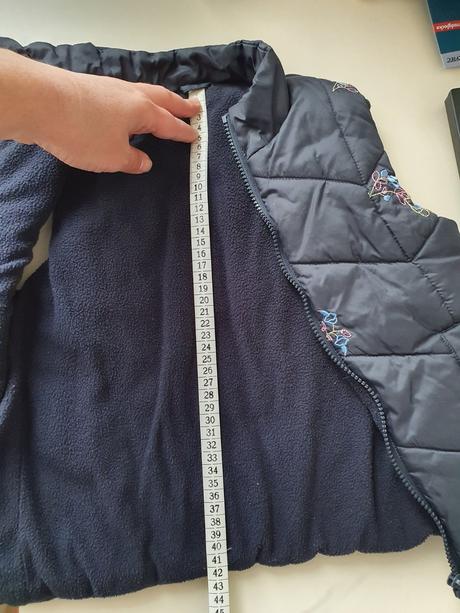 Prešívaná vyšívaná vesta, 110