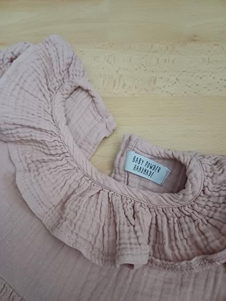 Mušelínové šaty, 110