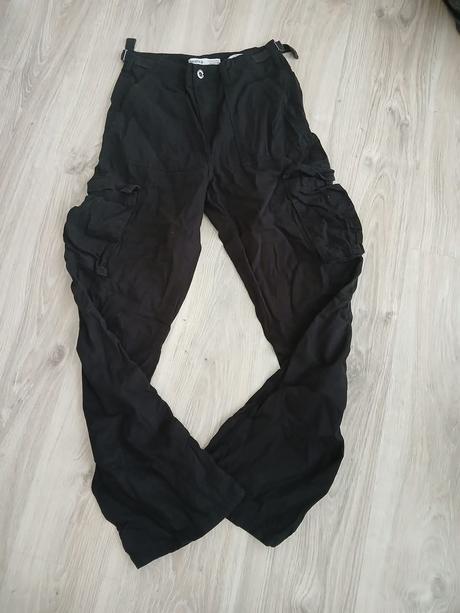 Maskacove nohavice, bershka,36