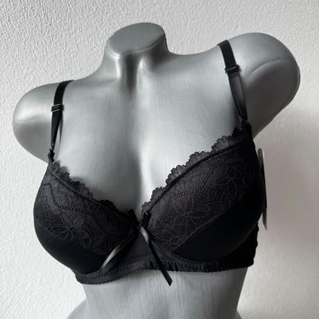 Mierne vystužená podprsenka s kosticou čierna 8860, 75b / 80b / 85b / 90b