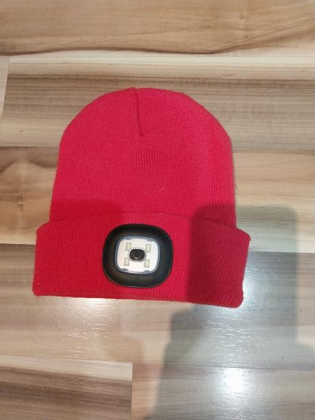 Čiapka s baterkou, yigga,104