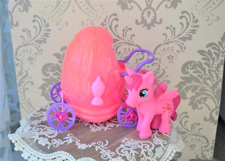 Hračka-koč s koníkom, 