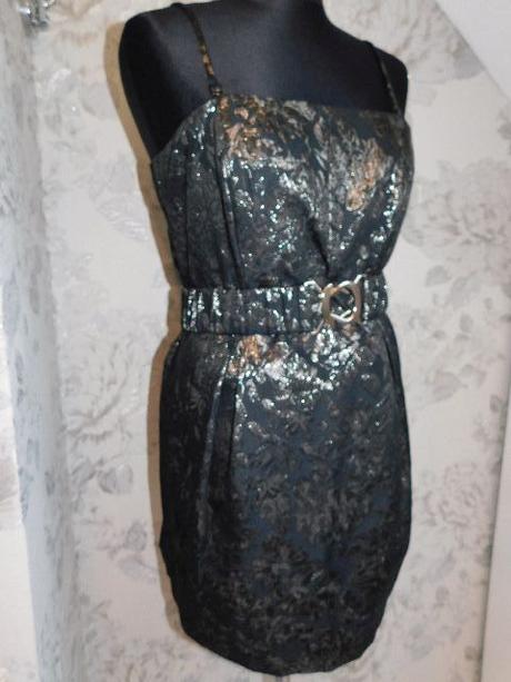 Pekne slavnostne saty, 38