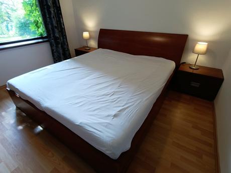 Set manželská posteľ + komoda,