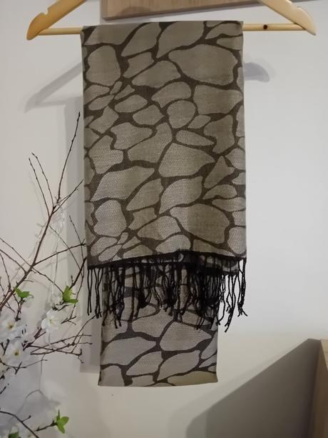 Hnedobéžová šatka, 