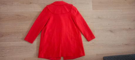 Dievčenský kabát, 146