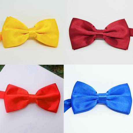 Jednoduchý saténový motýlik dospelácky,