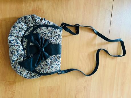 Kabelka baťa, baťa