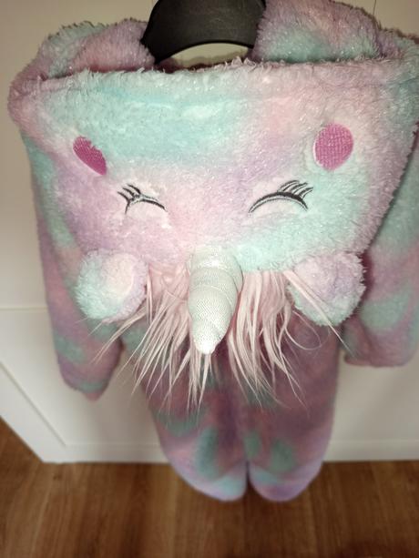 Overal jednorožec, f&f,110