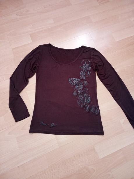 Tricko s kvetinovou potlačou, s