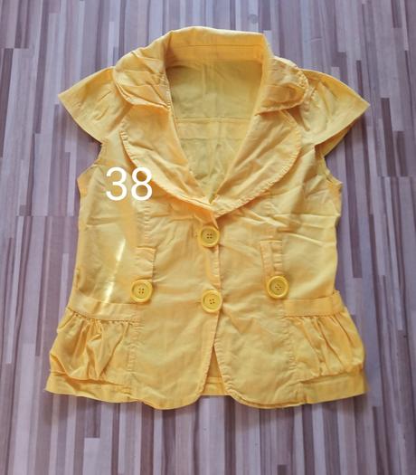 Vesta na gombíky 38, 38