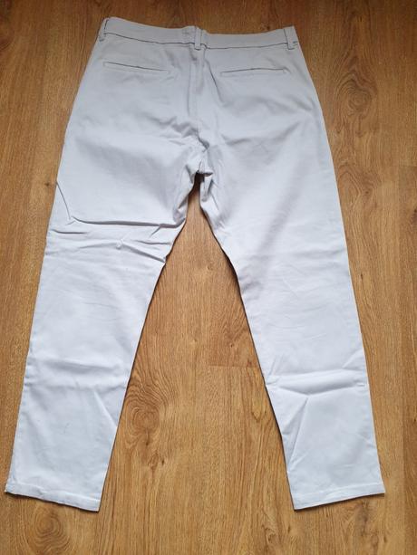 Elegantné bledosivé nohavice hrubšie, reserved,34