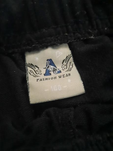 Chlapčenské tepláky, 140