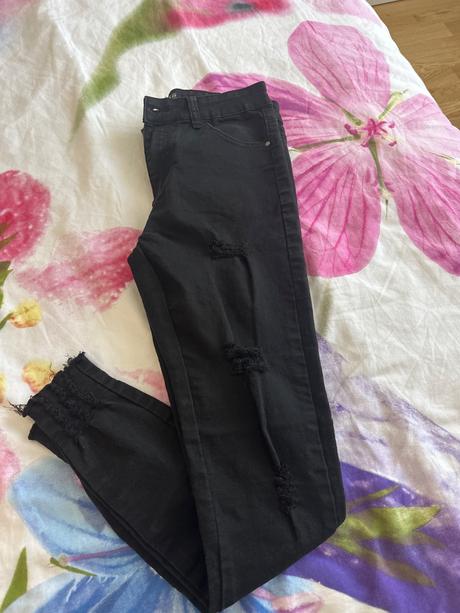 Elasticke pruzne roztrhane rifle, 38