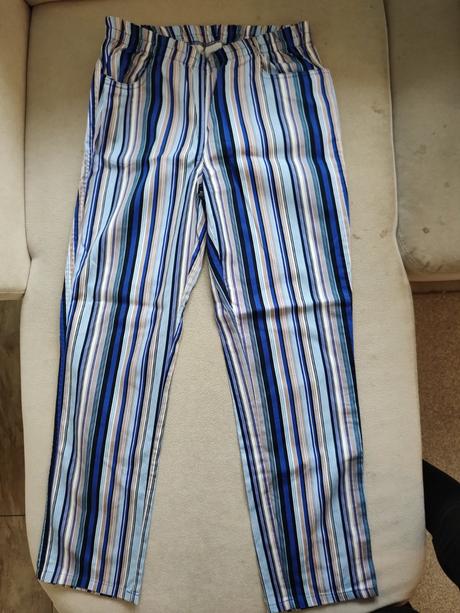 Lezerne nohavice, 38