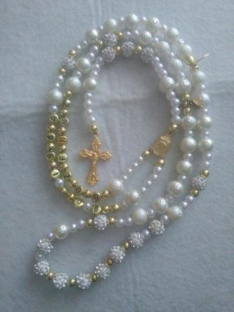 Ruženec s menom a dátumom,