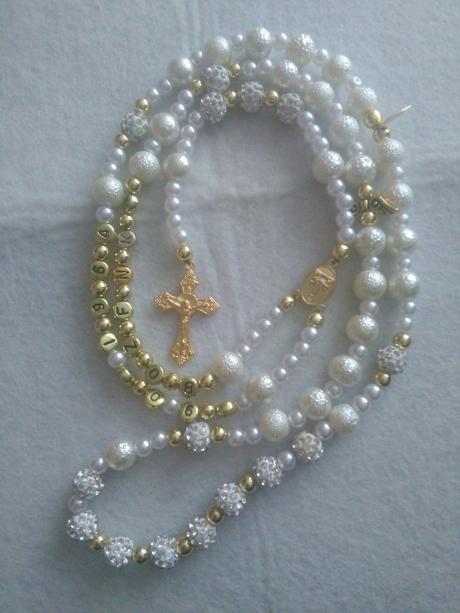 Ruženec s menom a dátumom,