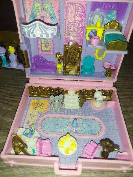 Polly pocket polly in paris,