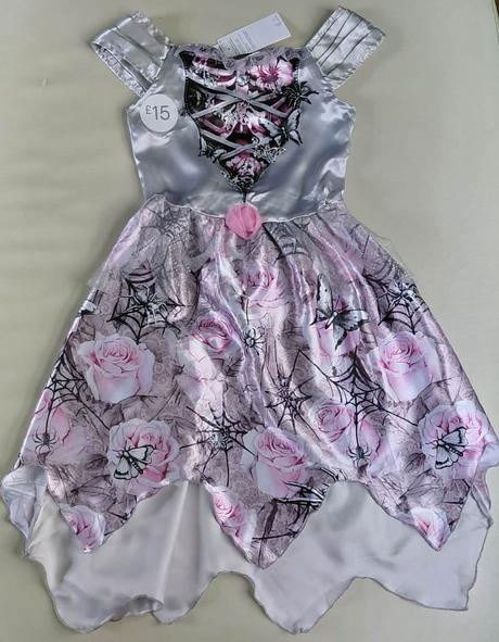 110/116 novy kostym upírova nevesta,5-6 r., 