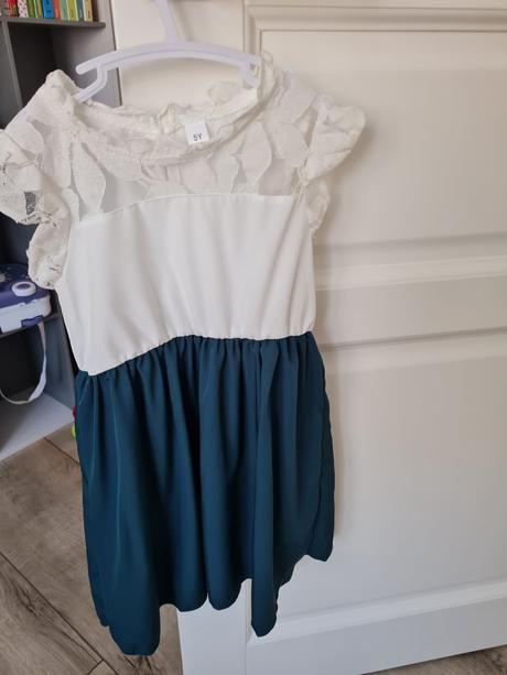 Elegantné zeleno-biele šaty na 5 rokov, 110