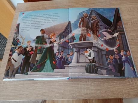 Kniha ladové kráľovstvo-filmove pribehy, 