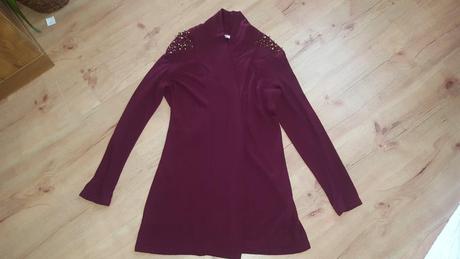 Predlžený sveter s cvokmi, 40