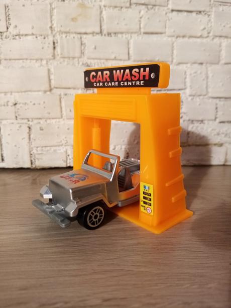 Set kovové i športové autíčka s doplnkami,