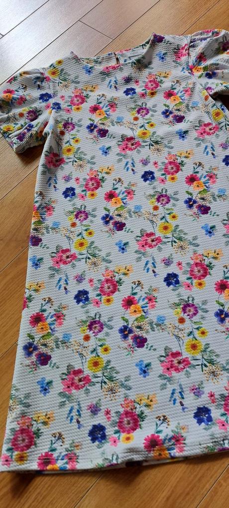 Nadherne kvetiove saty, next,152