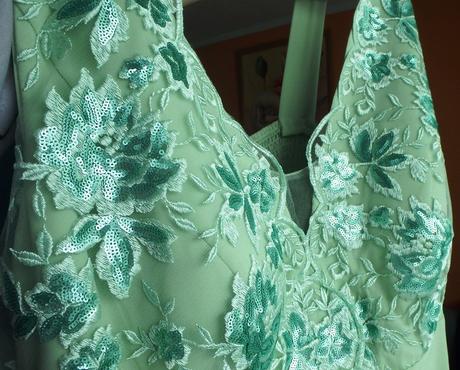 Šifónové šaty s flitrovanou výšikou, v.50/52/xxl, bonprix,46 - xxxl