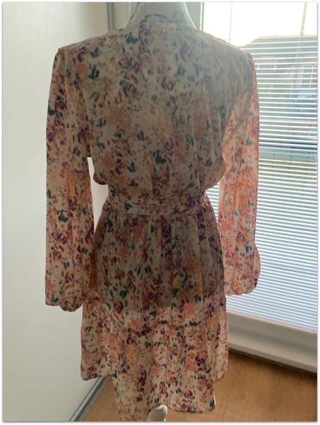 Vzorované mini šaty - veľkosť 38, 38