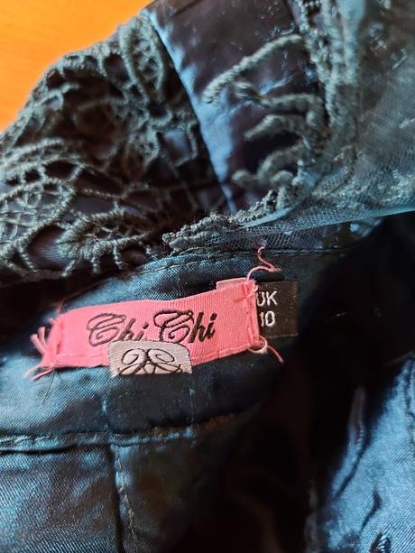 Čipkované smaragdovo zelené šaty-chi chi london, m