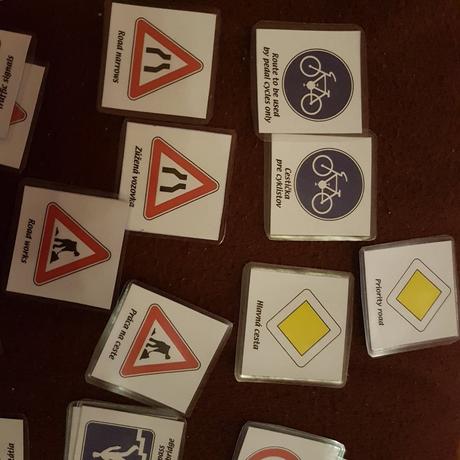 Pexeso dopravné značky v aj, 